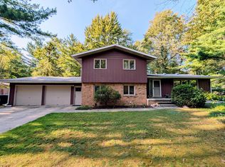1111 Wildwood St, Midland, MI 48642