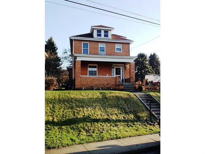 1038 Chestnut St photo 1
