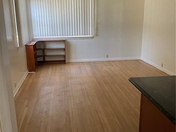 5th image of 1009 E Palm Ave