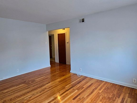 3rd image of 3429-3433 Sublette Ave APT B1
