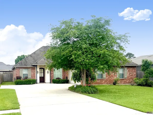 2135 N Willow Ridge Ave, Port Allen, LA 70767
