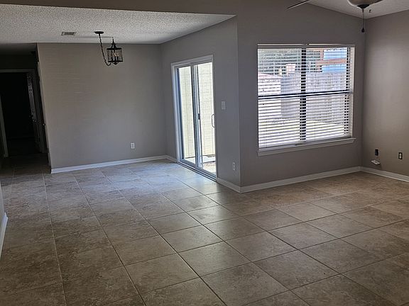 2nd image of 3005 Pickford Pl