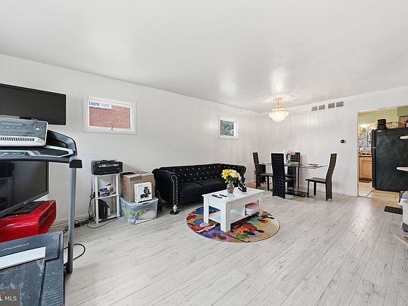 3rd image of 4016 27th Ave