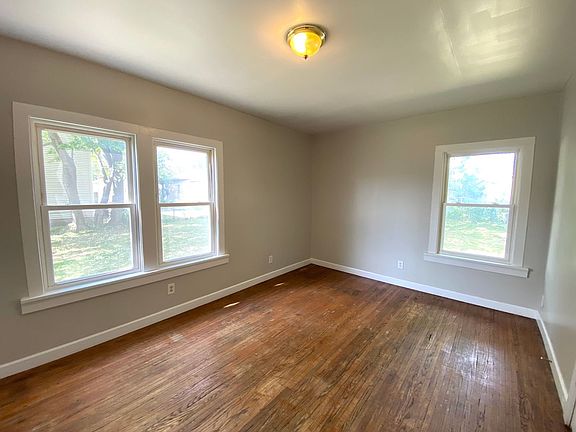 4th image of 809 E McClure Ave