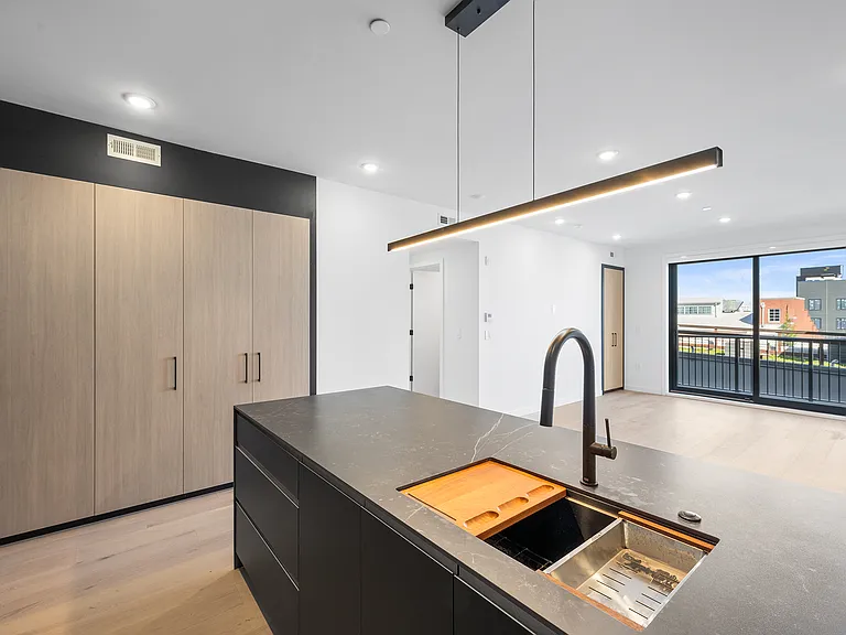 Unit X01 - Kitchen \ Pantry