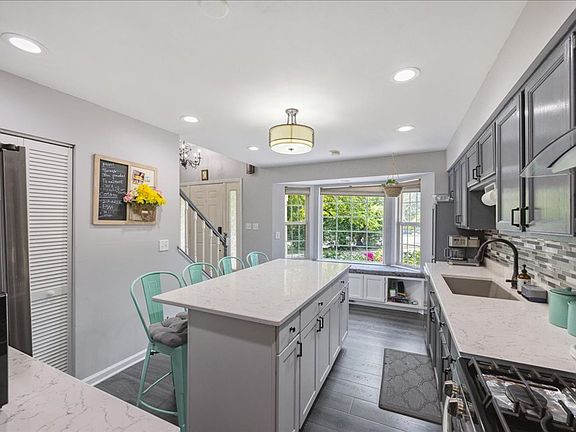 3rd image of 202 Bent Creek Ct