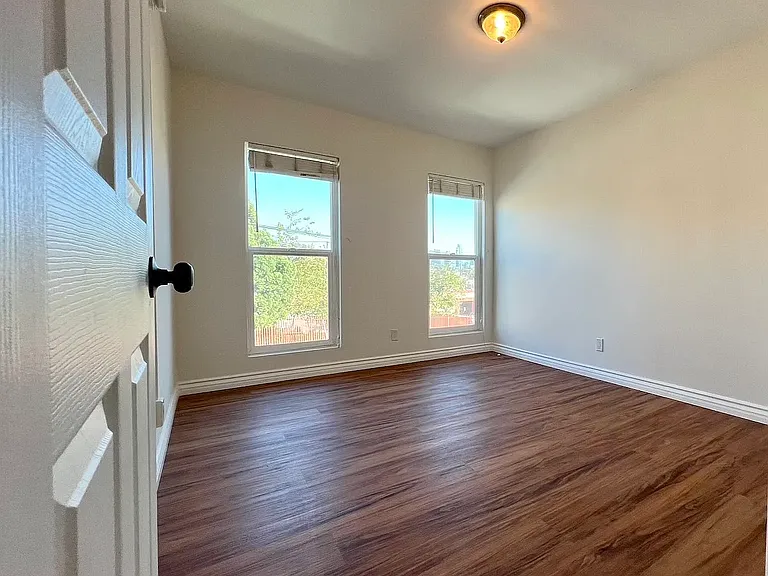 319 N Lafayette Park Pl #4 — Photo 7