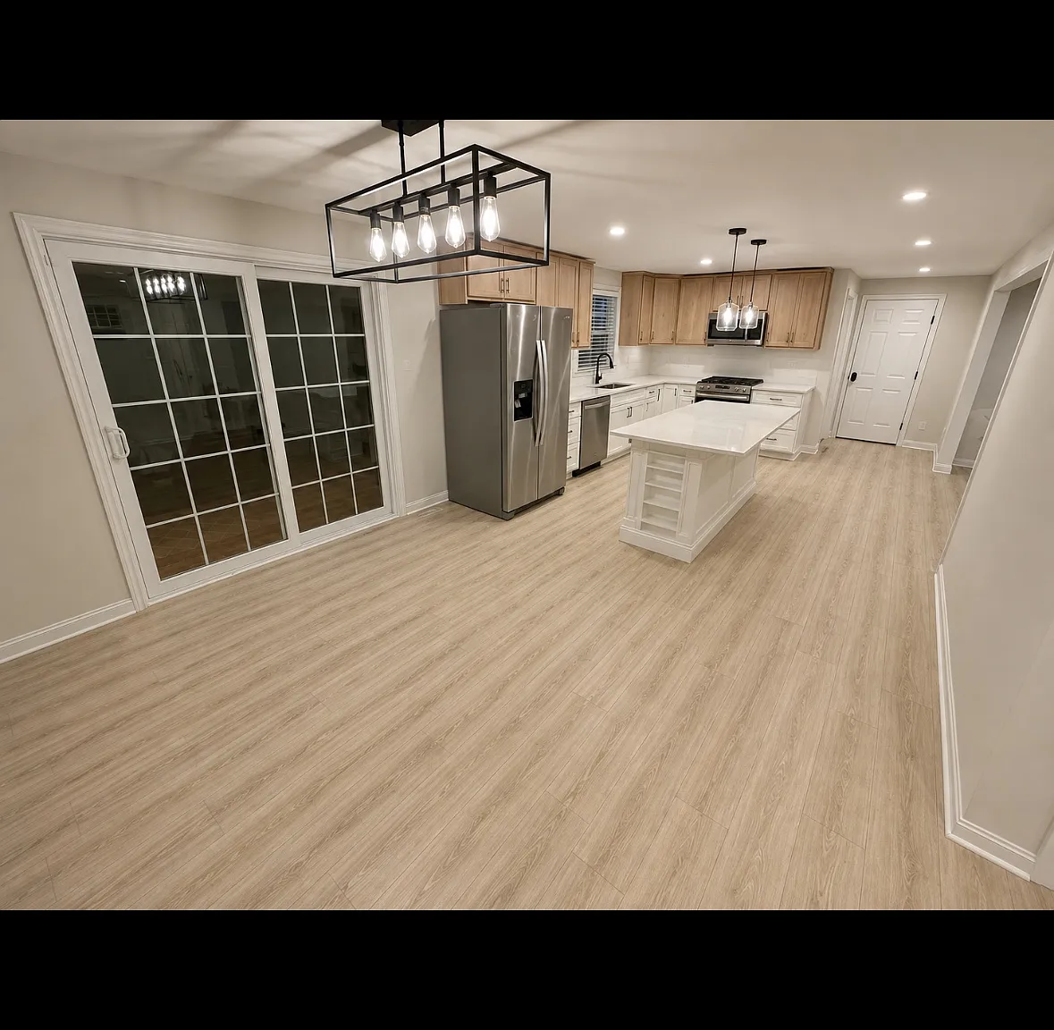 3 bed, 2.5 bath, 2100 sqft, $3,850 — Photo 2