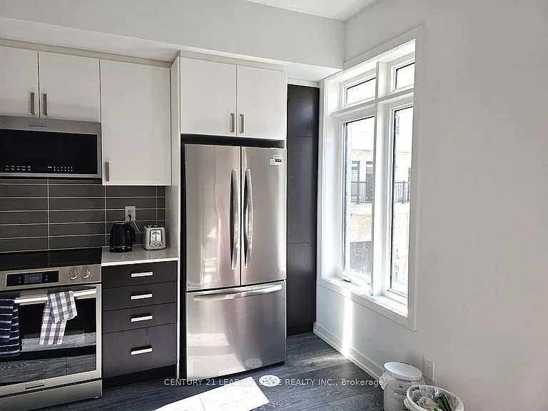 10 Spruce Pines Cres #2 — Photo 12