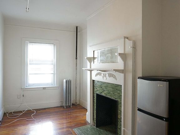 2nd image of 241 W 139th St APT 4