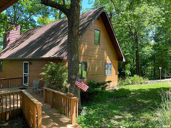 2nd image of 835 Lakeshore Dr S