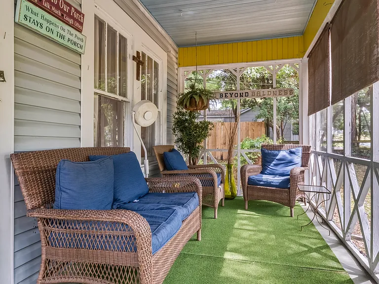 412 Pinehill Dr — Photo 16