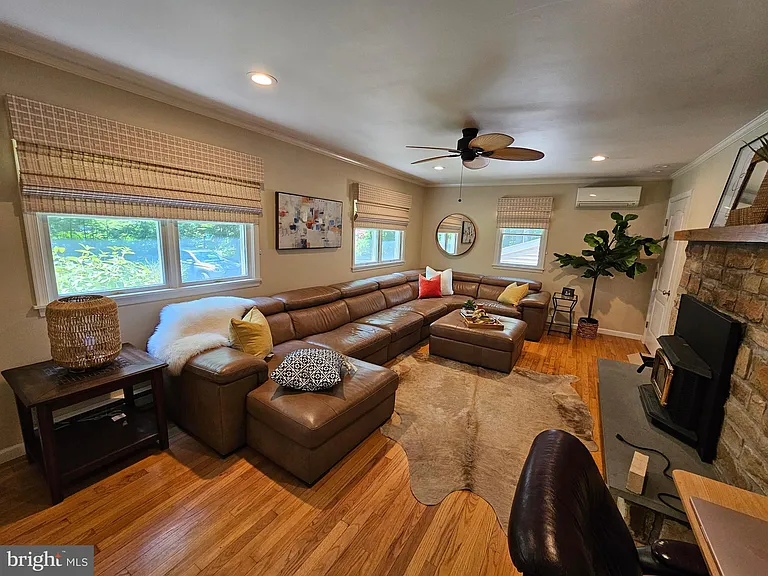 1244 Reed Ln — Photo 7