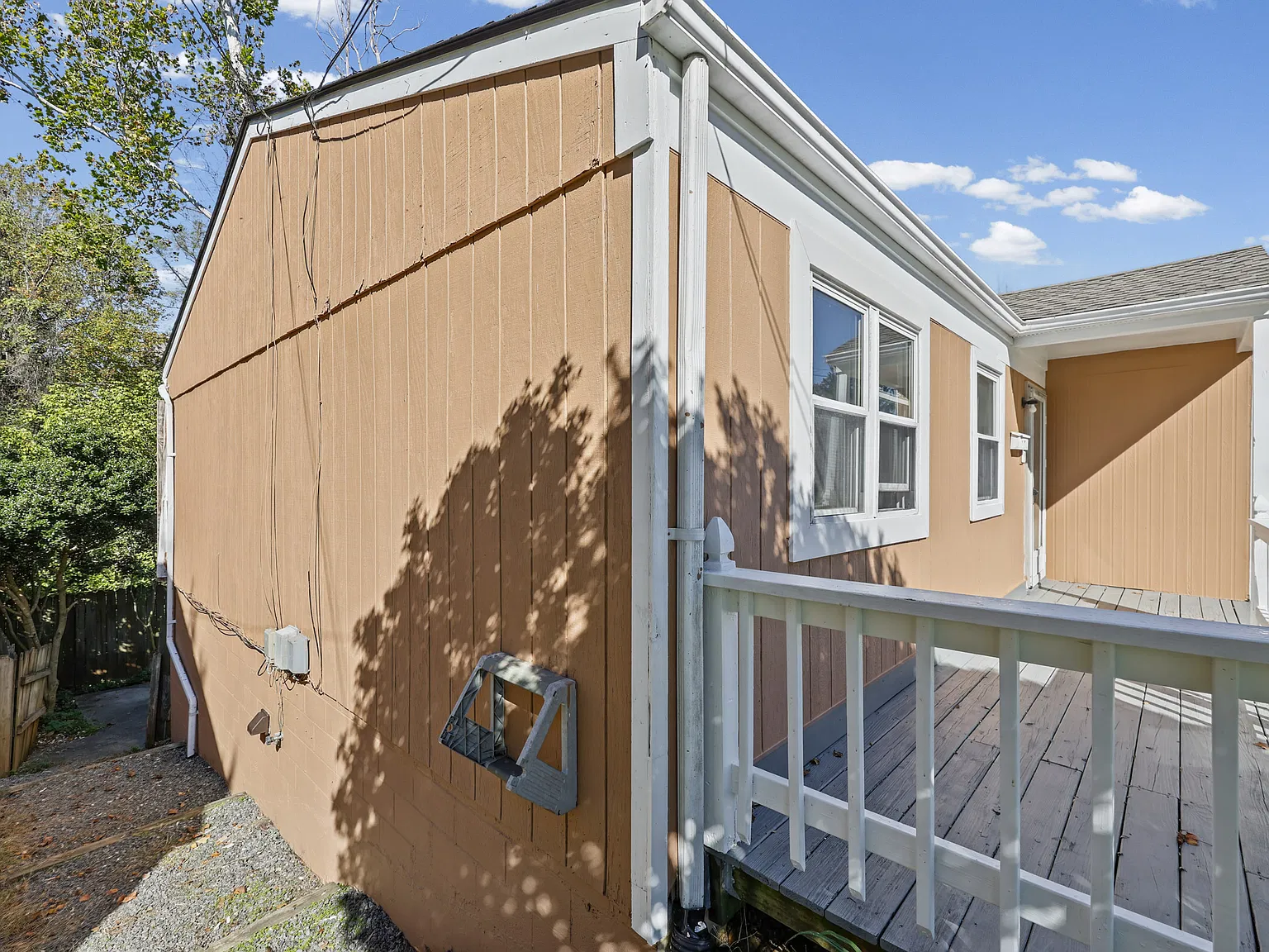 Studio, 700 sqft, $900 — Photo 3