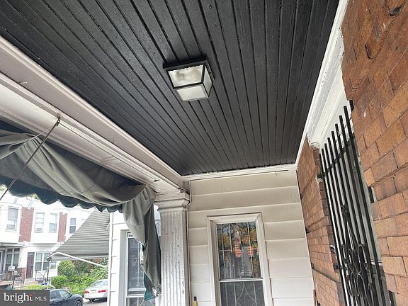 4th image of 138 W Pomona St
