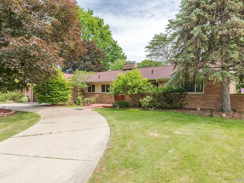 1st image of 22917 S Bellwood Dr