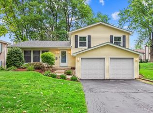 28 Roosevelt St, Saint Charles, IL
