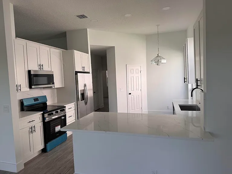 13377 NW 14th St — Photo 6