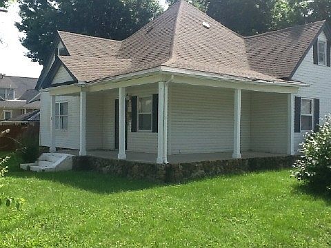 2nd image of 102 S McNary St