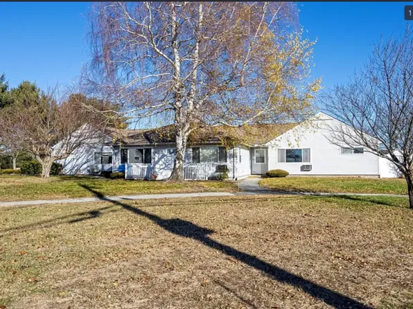 82 Mitchell Dr Unit 82, Chicopee, MA 01022