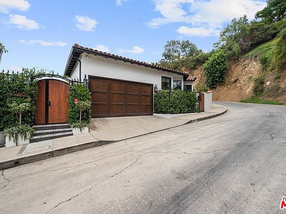2nd image of 2201 Castilian Dr