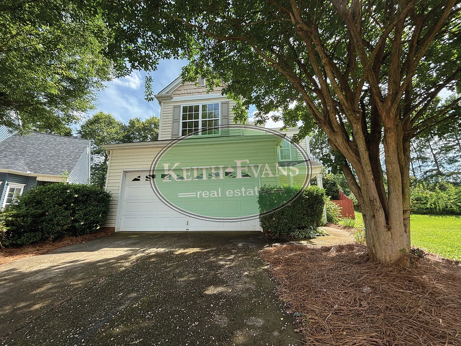3 bed, 2.5 bath, 1600 sqft, $1,750 — Photo 2