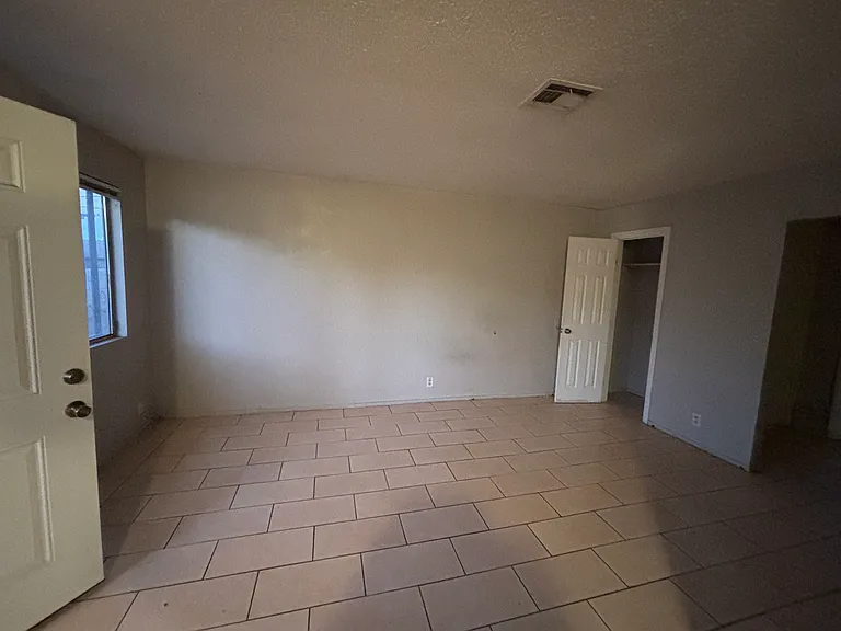 2428 Statz St #B — Photo 20