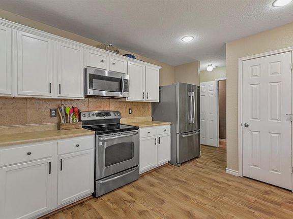 3rd image of 12600 Panorama Dr