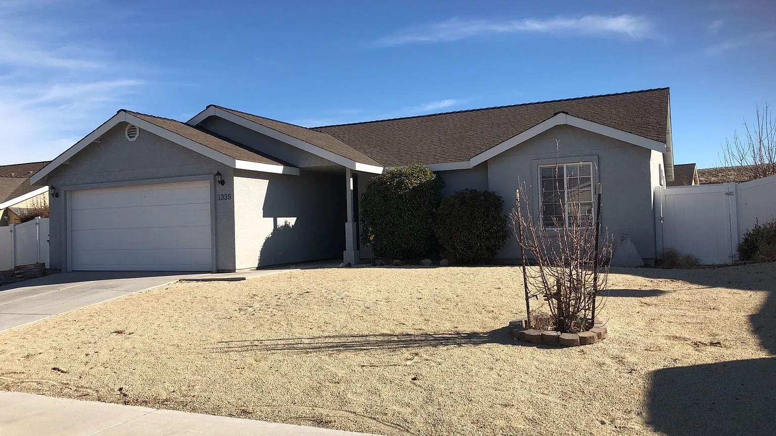 1339 White Bluffs Cir photo 1