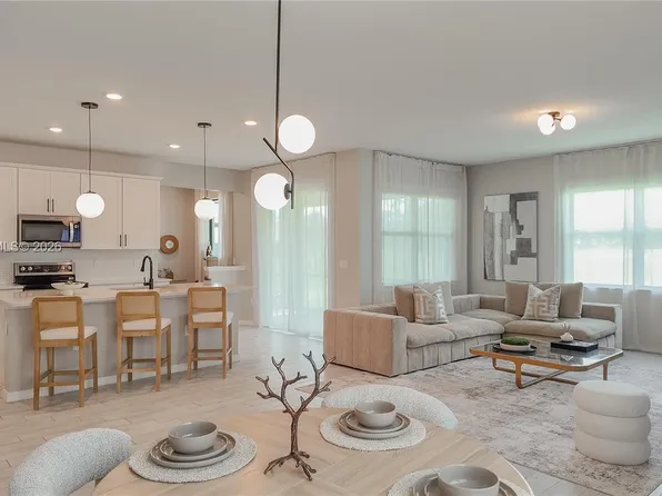 8108 NW 78th St, Tamarac, FL 33321