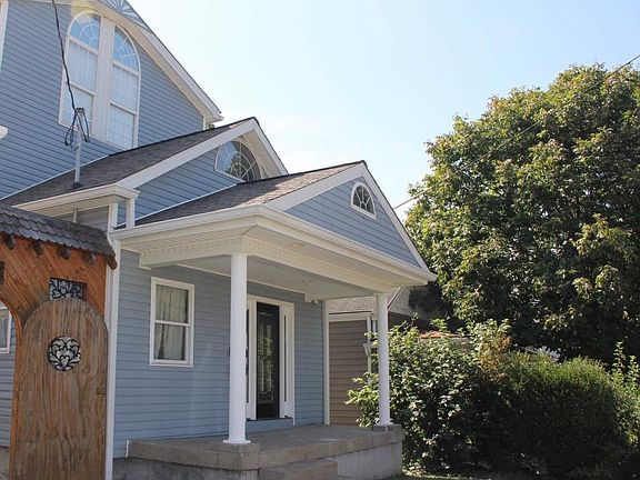 2nd image of 1834 Stevens Ave #F