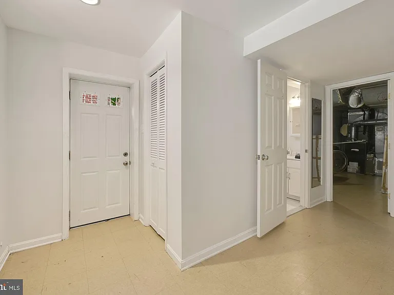 4505 Alton Pl NW — Photo 38