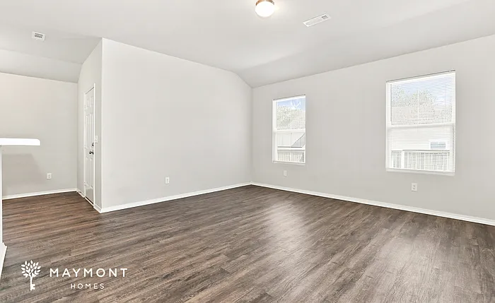 3 bed, 2.0 bath, 1355 sqft, $1,775 — Photo 3