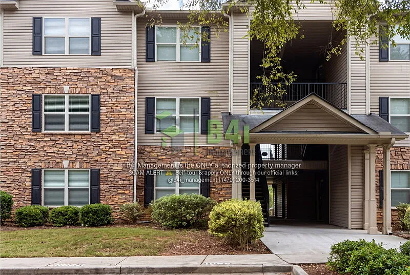 3 bed, 2.0 bath, 1232 sqft, $1,425 — Photo 1