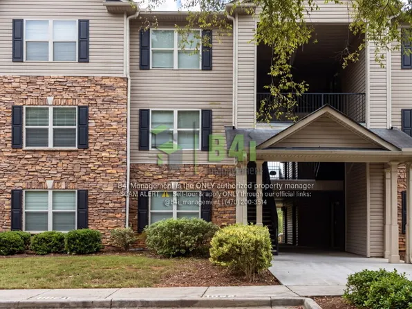 5201 Fairington Club Dr, Lithonia, GA 30038