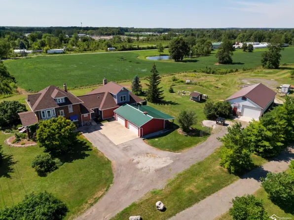 1827 Newport Rd, Newport, MI 48166