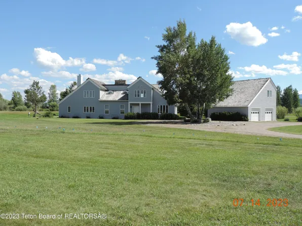 5135 Shoshone Dr, Wilson, WY 83014