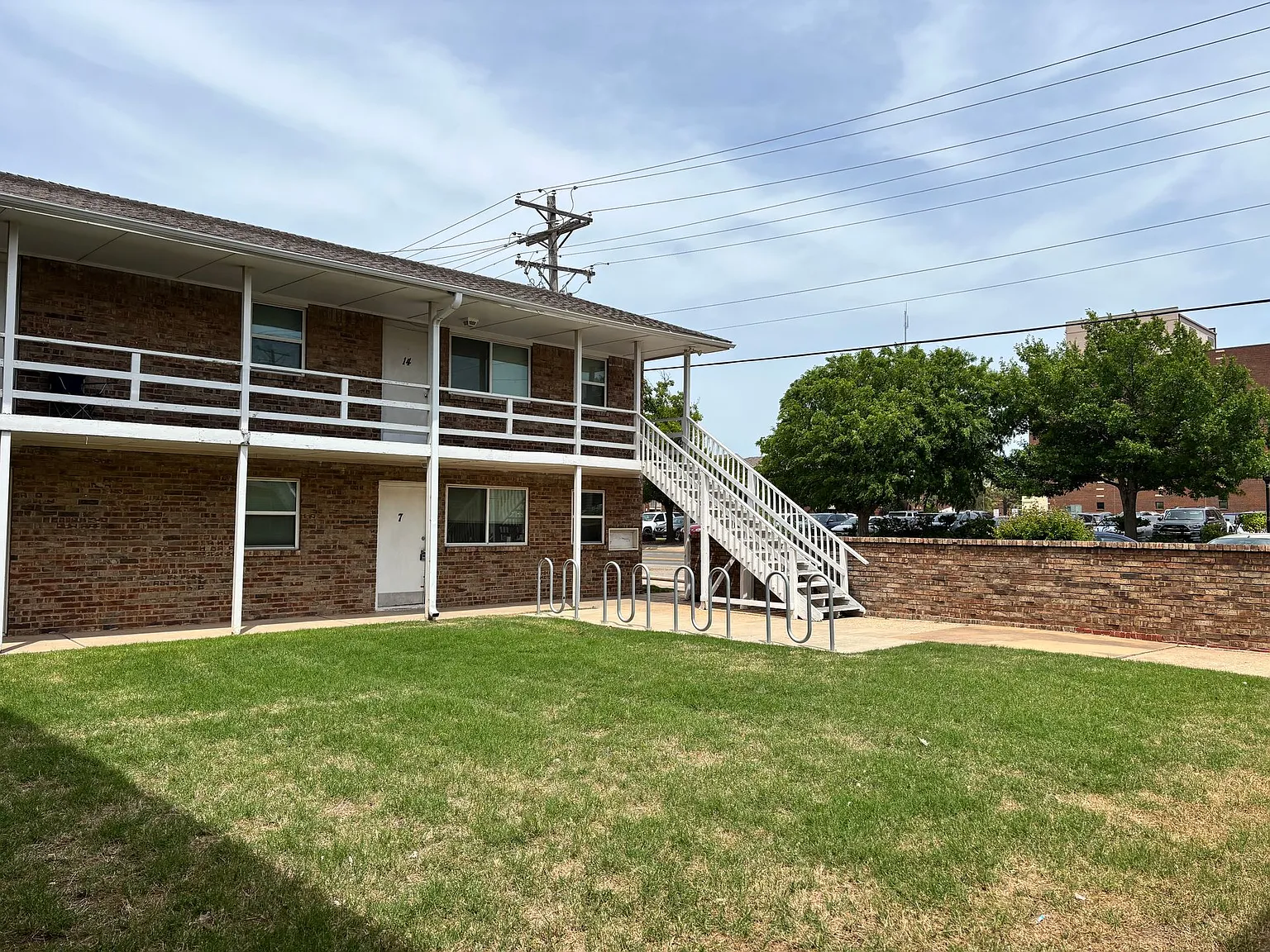 University Apartments - 301 N University Dr, Edmond, OK 73034 — Photo 2
