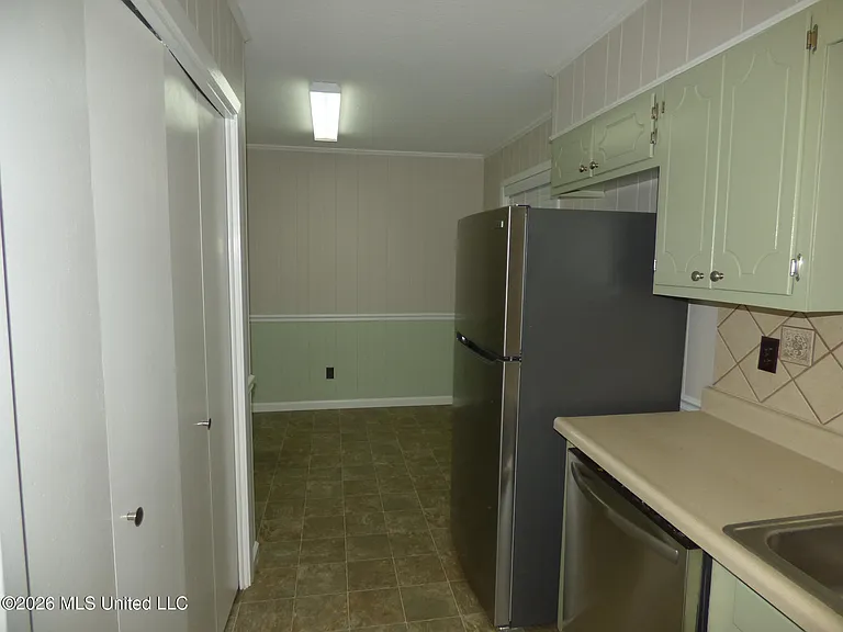 238 Westview Cir — Photo 15
