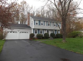 10 Lewis Dr, Medway, MA 02053