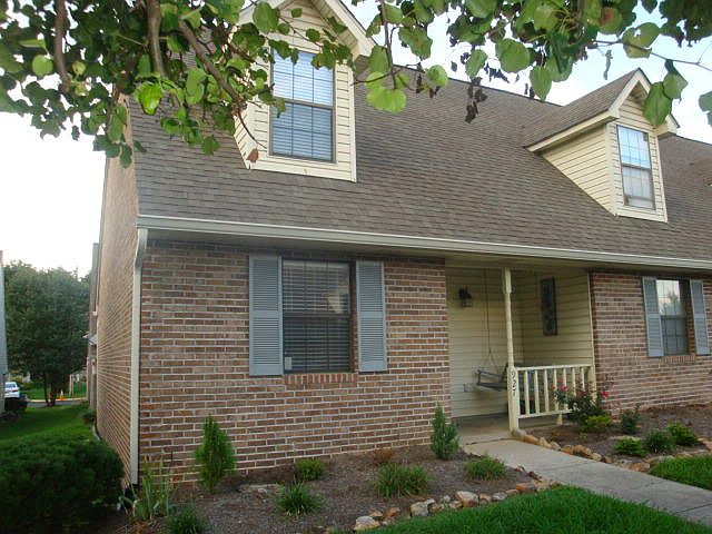 1st image of 927 Bradley Bell Dr