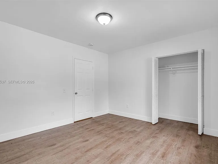 5549 NE Miami Ct #1 — Photo 9
