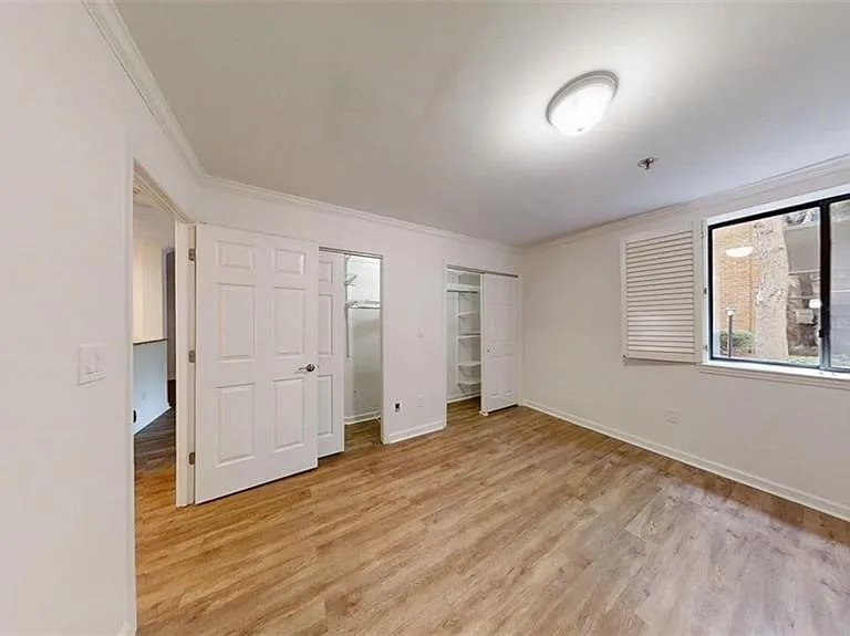 300 Johnson Ferry Rd NE #A112 — Photo 26
