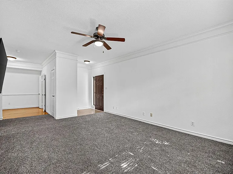 2700 Revere St #112 — Photo 11