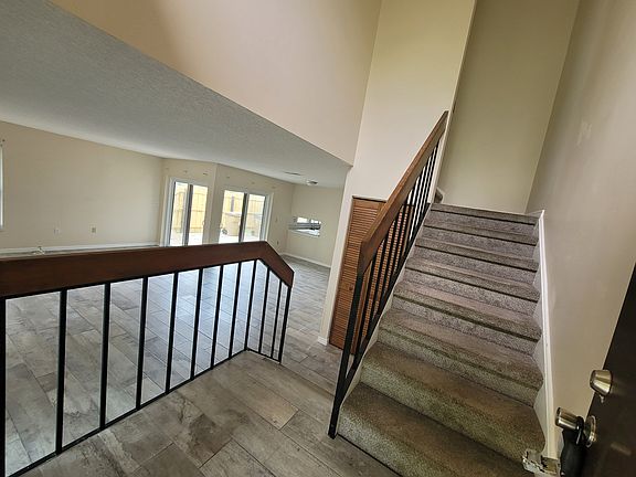 3rd image of 456 Hunter Cir