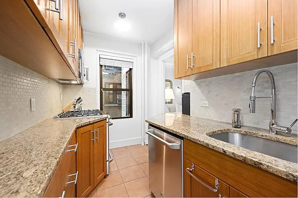 Sold by Douglas Elliman | media 10