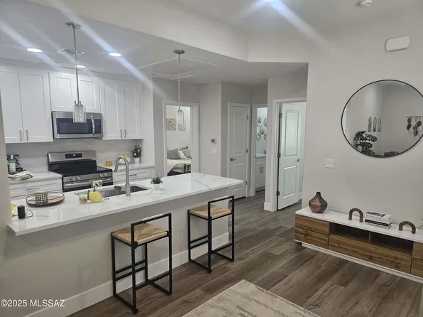 2022 E River Rd Unit 103, Tucson, AZ 85718