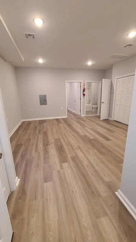 1 bed, $1,718 — Photo 2