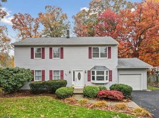 24 Apollo Dr, Oak Ridge, NJ 07438