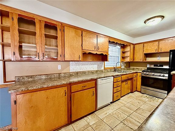4th image of 3945 Mill Dr